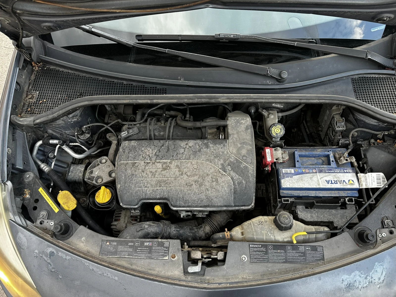 Renault Clio 1.2i, снимка 9 - Автомобили и джипове - 55932357
