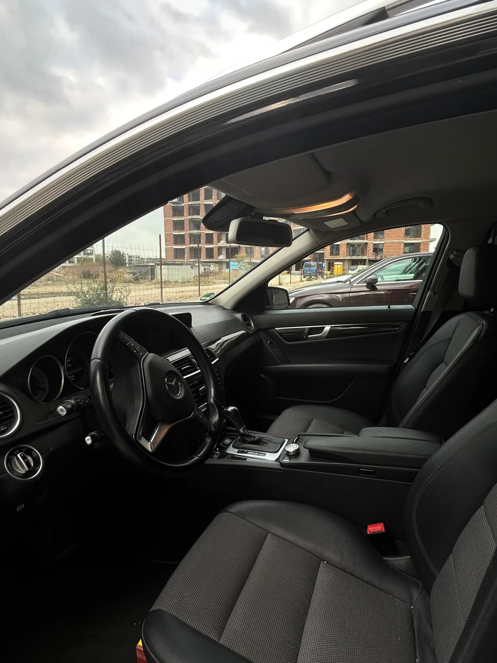 Mercedes-Benz C 250, снимка 10 - Автомобили и джипове - 56645944