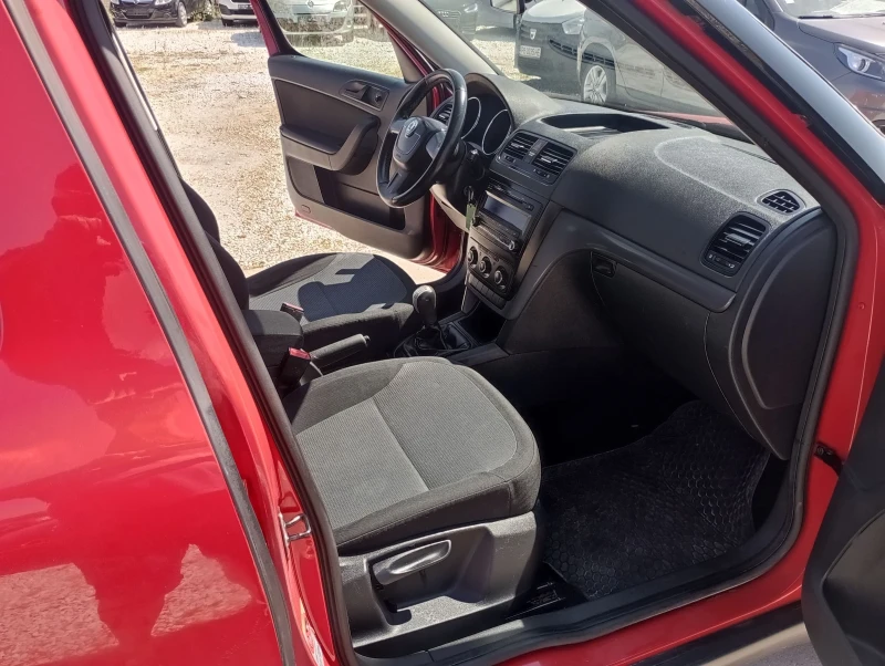 Skoda Yeti 2.0TDI, 4x4 , Италия , снимка 9 - Автомобили и джипове - 51817500