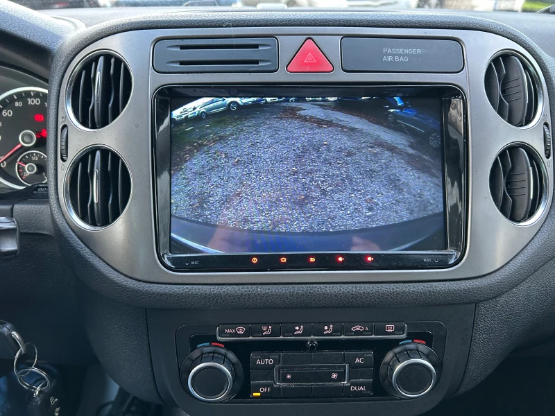 VW Tiguan 2.0TDI 140 к.с./4X4/NAVI/CAMERA/OFFROAD, снимка 12 - Автомобили и джипове - 52506735