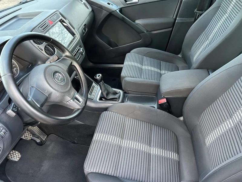 VW Tiguan 2.0TDI 140 к.с./4X4/NAVI/CAMERA/OFFROAD, снимка 9 - Автомобили и джипове - 52506735