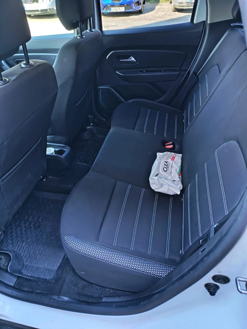 Dacia Duster 1.6, снимка 6 - Автомобили и джипове - 53026137