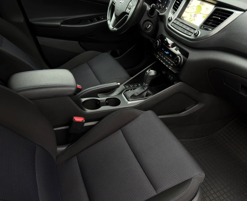 Hyundai Tucson АВТОМАТ/ЕВРО6/ДОКАЗУЕМ ПРОБЕГ, снимка 11 - Автомобили и джипове - 53342632