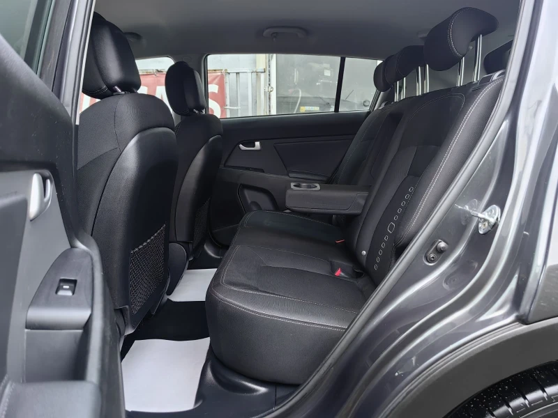 Kia Sportage 1.7crdi-116к.с Cool Навигация Кар Плей, снимка 9 - Автомобили и джипове - 53377344