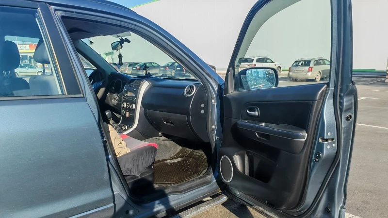 Suzuki Grand vitara 2.0 140hp GAS, снимка 16 - Автомобили и джипове - 53478859