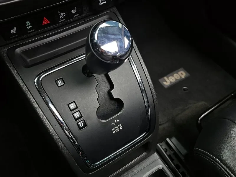 Jeep Compass, снимка 9 - Автомобили и джипове - 54463261