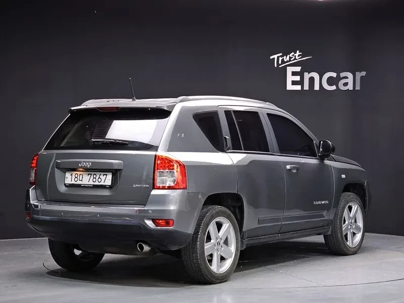 Jeep Compass, снимка 2 - Автомобили и джипове - 54463261