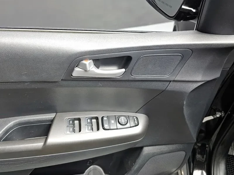 Kia Sportage 1.6 Diesel 2WD prestige, снимка 15 - Автомобили и джипове - 55171766