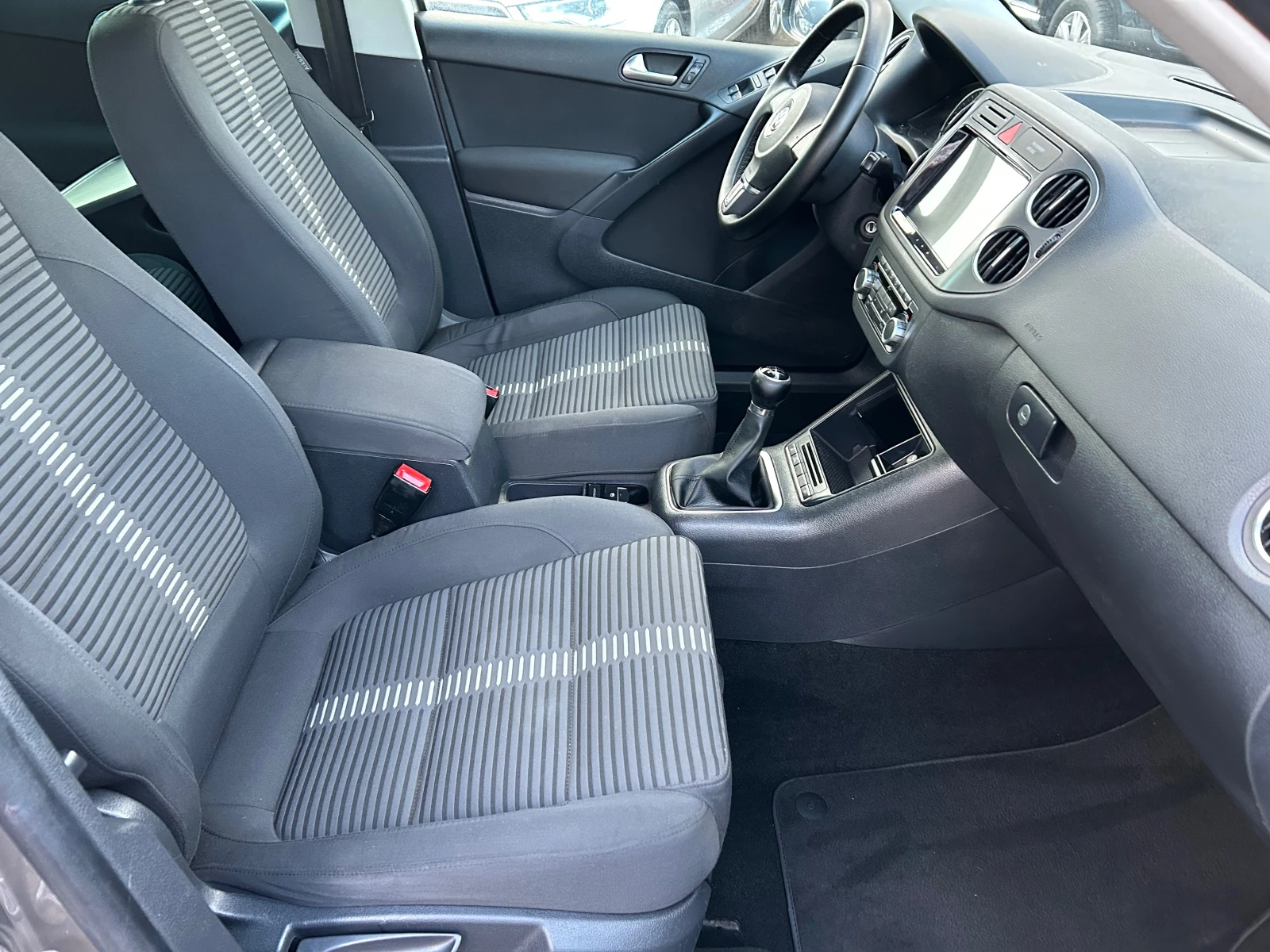 VW Tiguan 2.0TDI 140 к.с./4X4/NAVI/CAMERA/OFFROAD - изображение 10