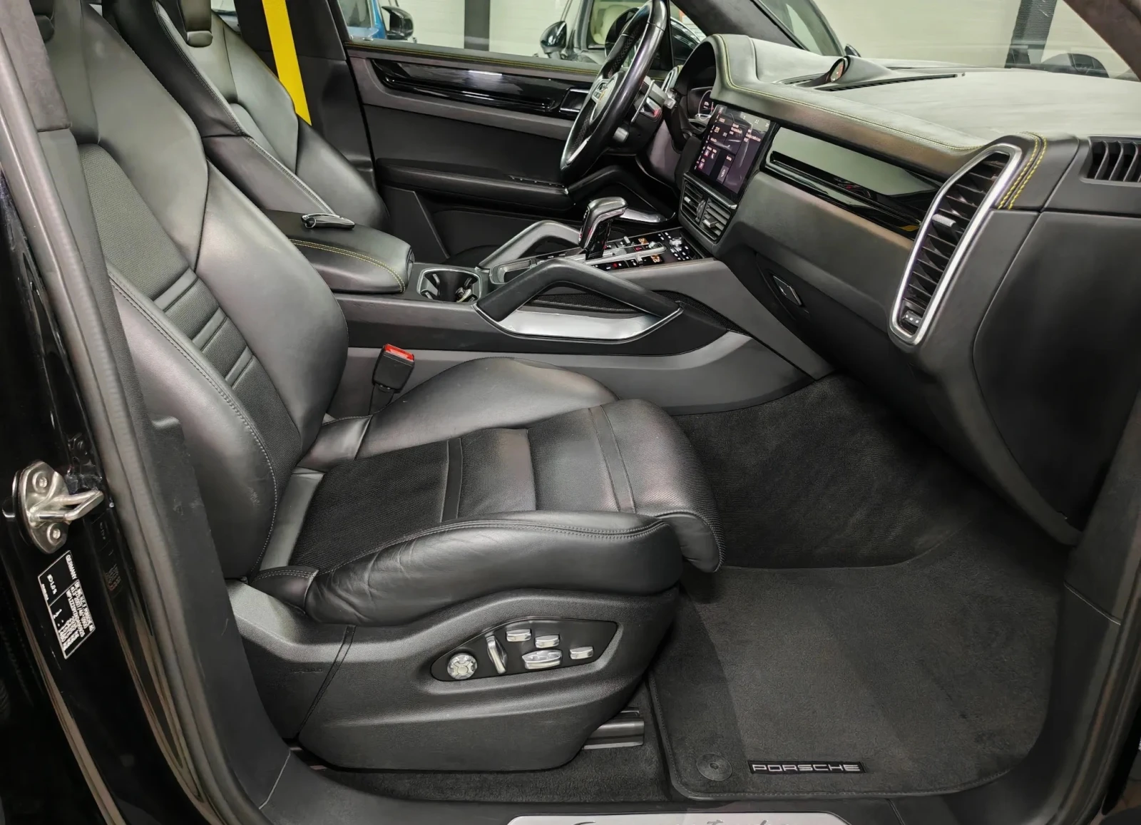 Porsche Cayenne Turbo - изображение 9