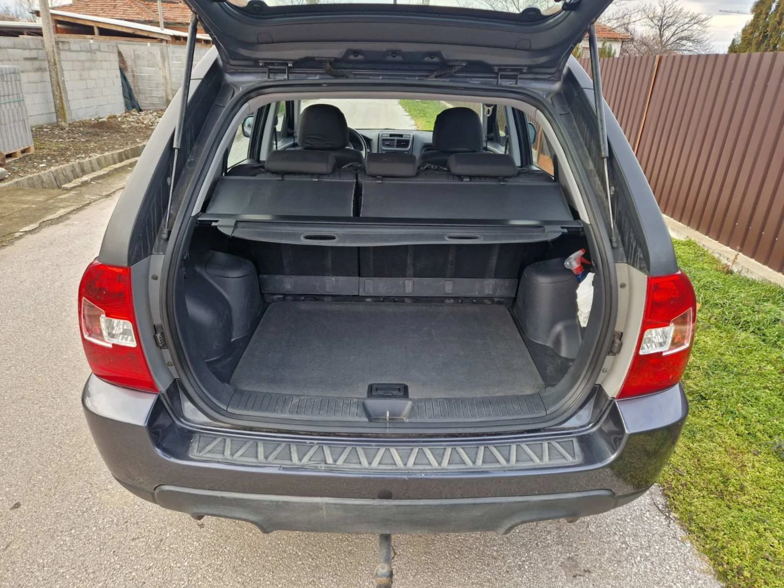 Kia Sportage 2.0 i, снимка 10 - Автомобили и джипове - 53781102