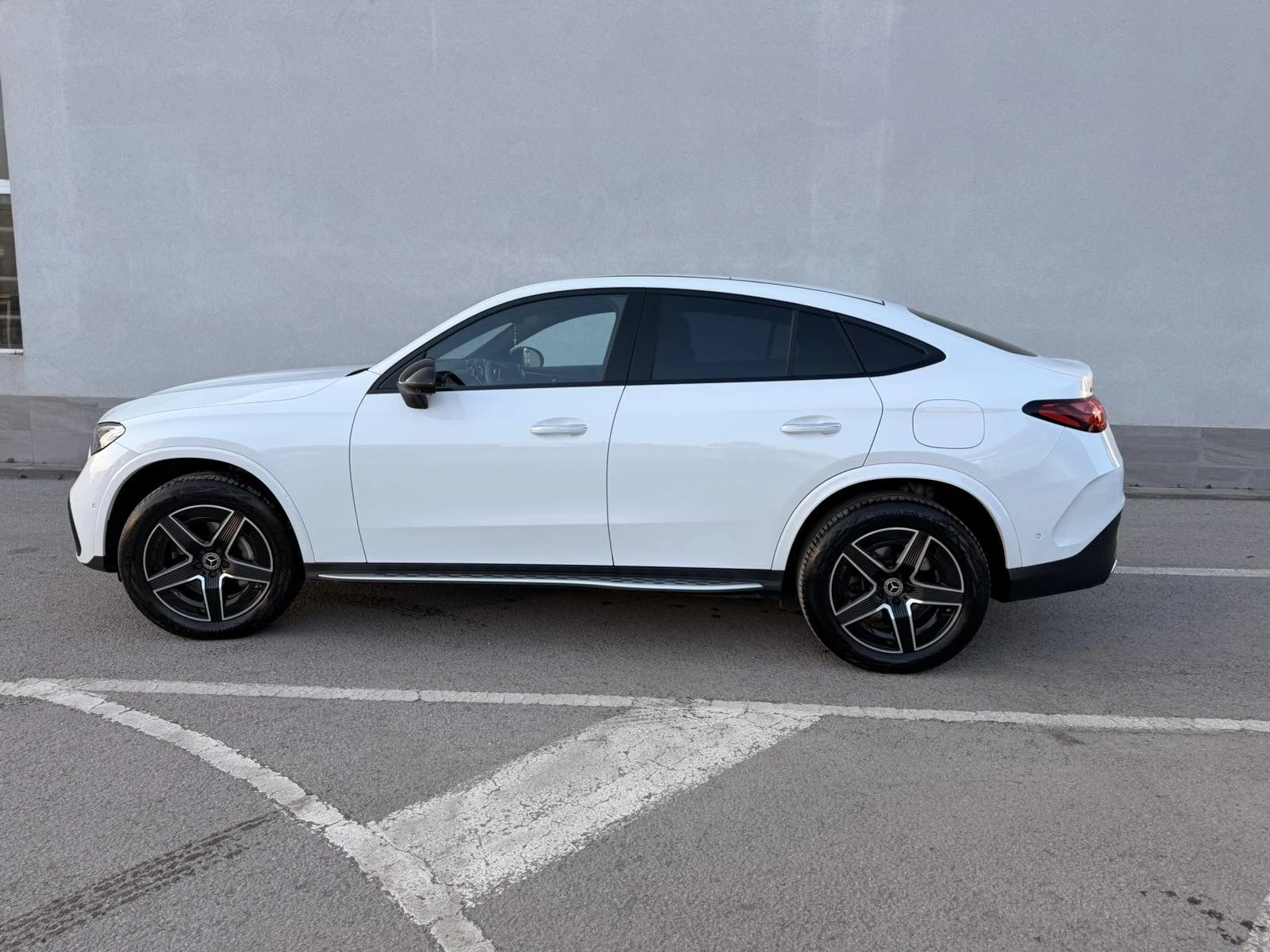 Mercedes-Benz GLC 300 Coupe GLC 300 DE Plug-in , снимка 3 - Автомобили и джипове - 53982123