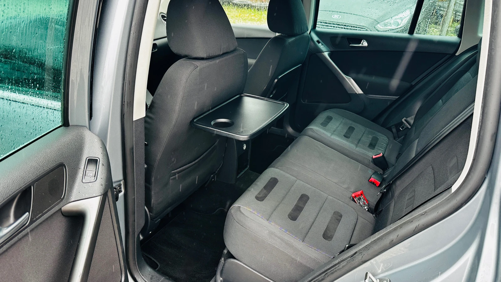 VW Tiguan 2.0tdi-4motion-Нави-Италия, снимка 8 - Автомобили и джипове - 54068898