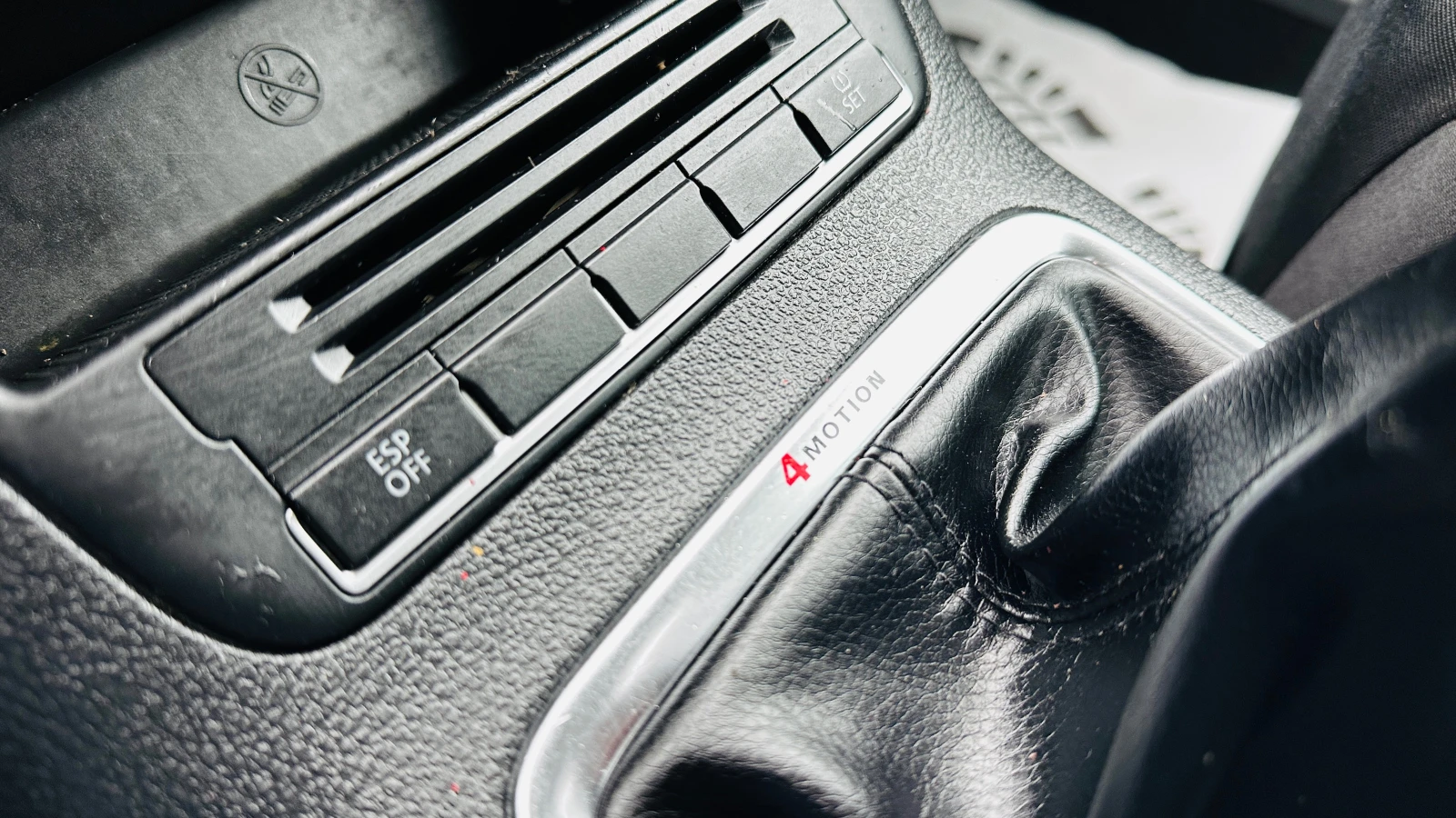 VW Tiguan 2.0tdi-4motion-Нави-Италия, снимка 14 - Автомобили и джипове - 54068898