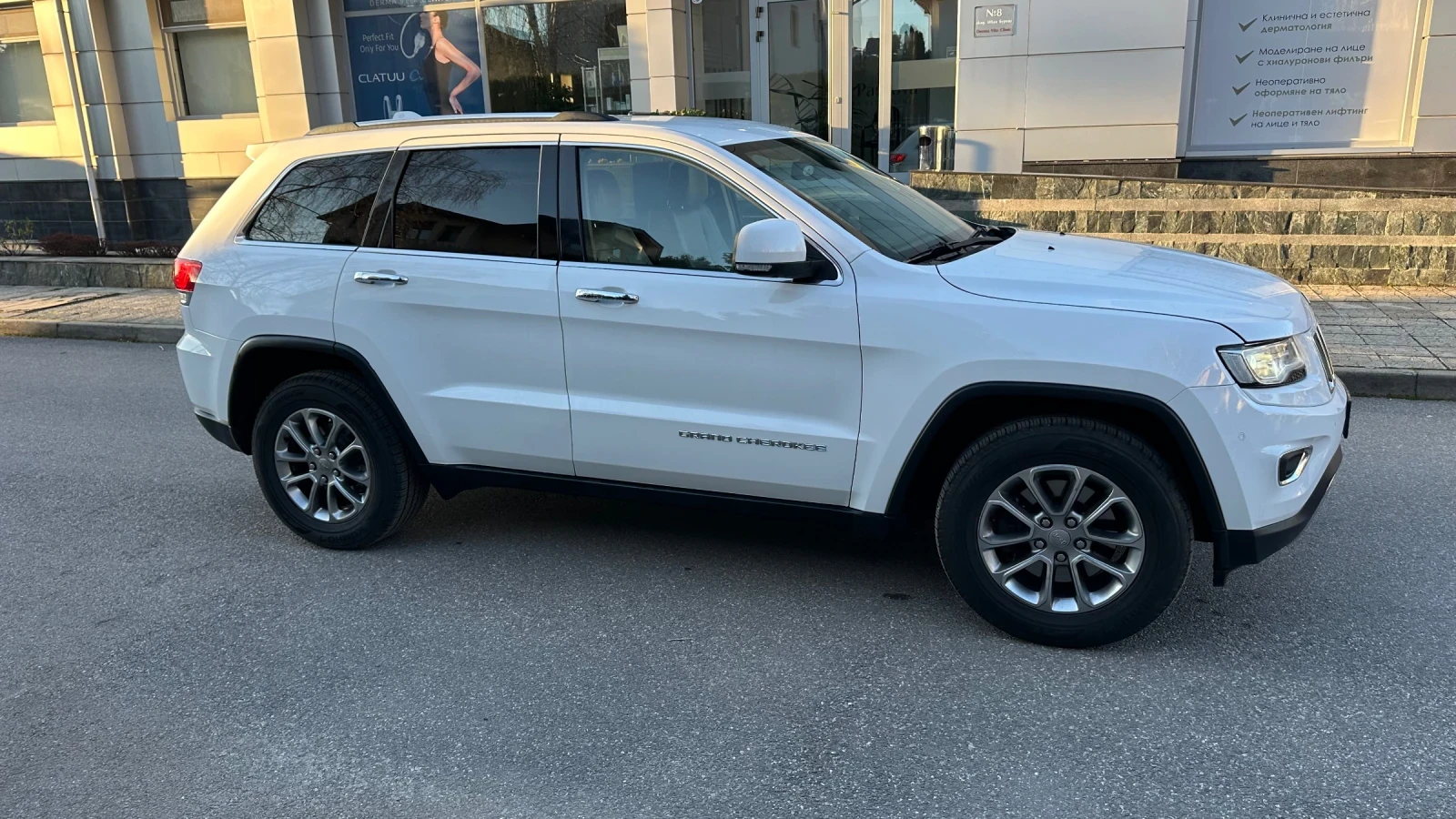 Jeep Grand cherokee, снимка 4 - Автомобили и джипове - 54103651