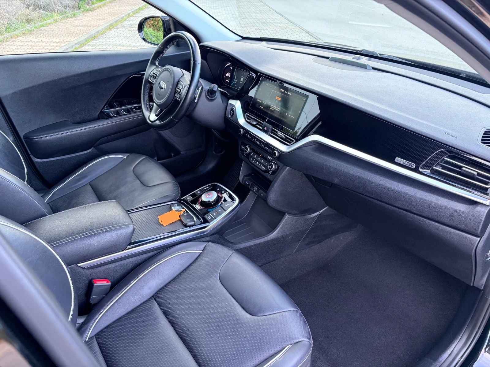 Kia Niro FACELIFT!!!64kw 204kc TERMOPOMPA FUL!!!, снимка 6 - Автомобили и джипове - 54199025