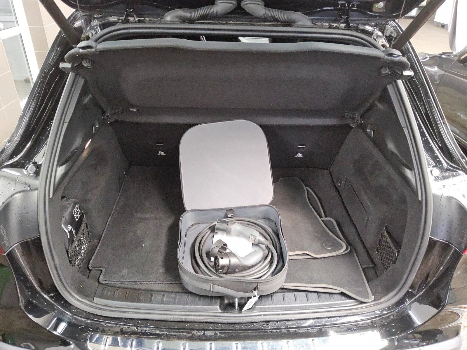 Mercedes-Benz EQA 250 AMG-Line , снимка 9 - Автомобили и джипове - 54680363