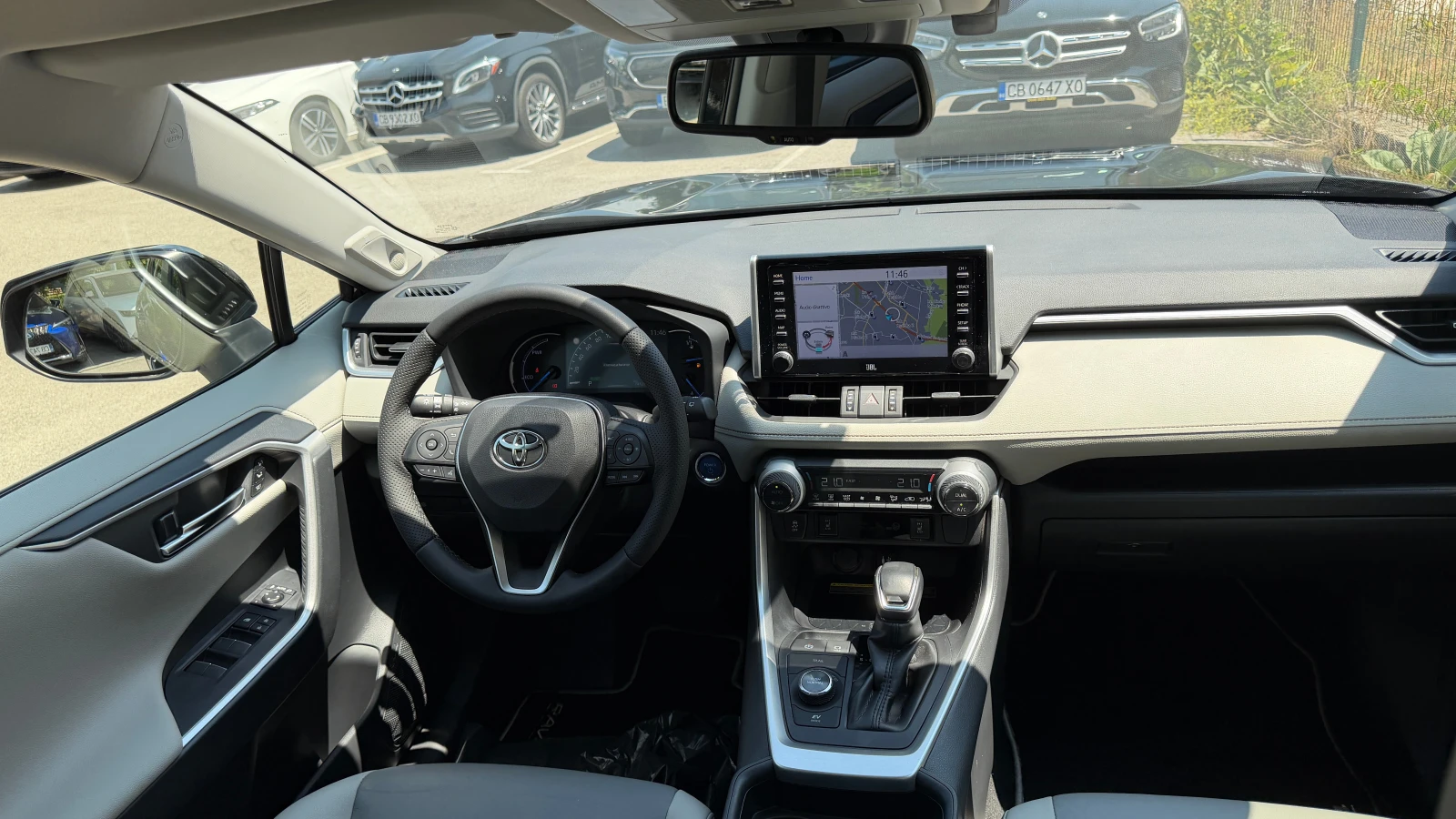 Toyota Rav4 Lounge 2.5 Hybrid 4x4 в Гаранция, снимка 12 - Автомобили и джипове - 55311398