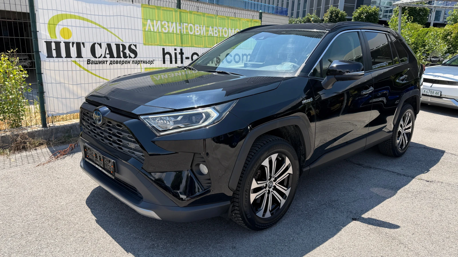 Toyota Rav4 Lounge 2.5 Hybrid 4x4 в Гаранция