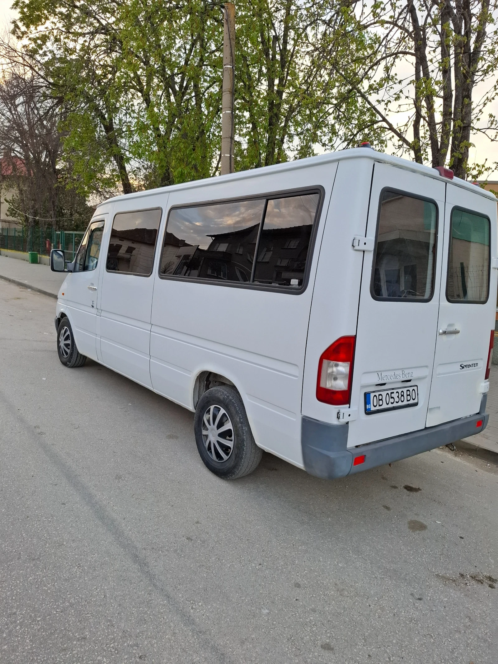 Mercedes-Benz 208 240, снимка 2 - Бусове и автобуси - 54235887