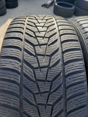Гуми Зимни 255/45R19, снимка 1