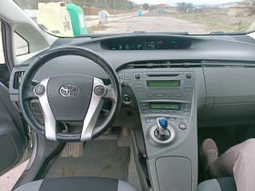 Toyota Prius 1.8 HYBRID, снимка 9