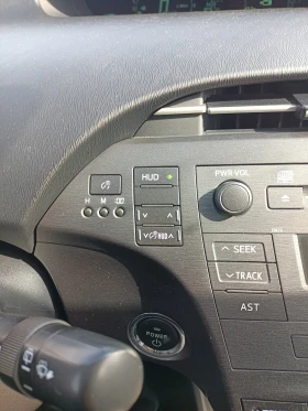 Toyota Prius 1.8 HYBRID, снимка 8
