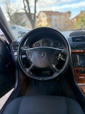 Mercedes-Benz E 320, снимка 10