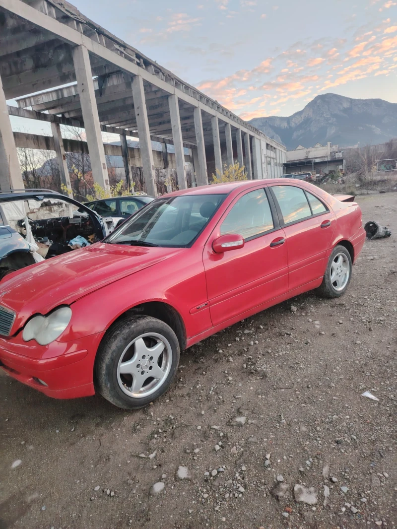 Mercedes-Benz C 200, снимка 2 - Автомобили и джипове - 52787046