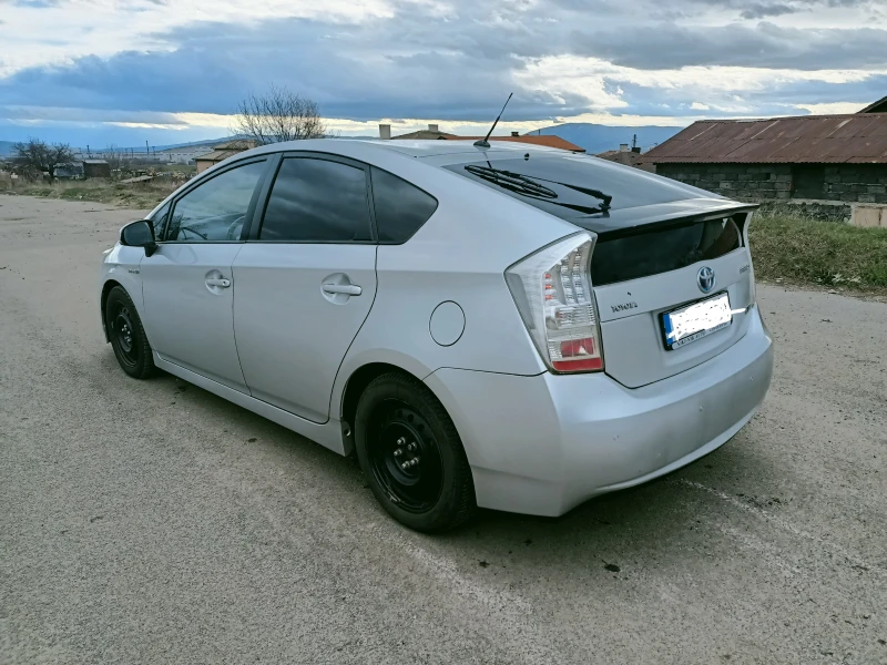 Toyota Prius 1.8 HYBRID, снимка 4 - Автомобили и джипове - 52972375