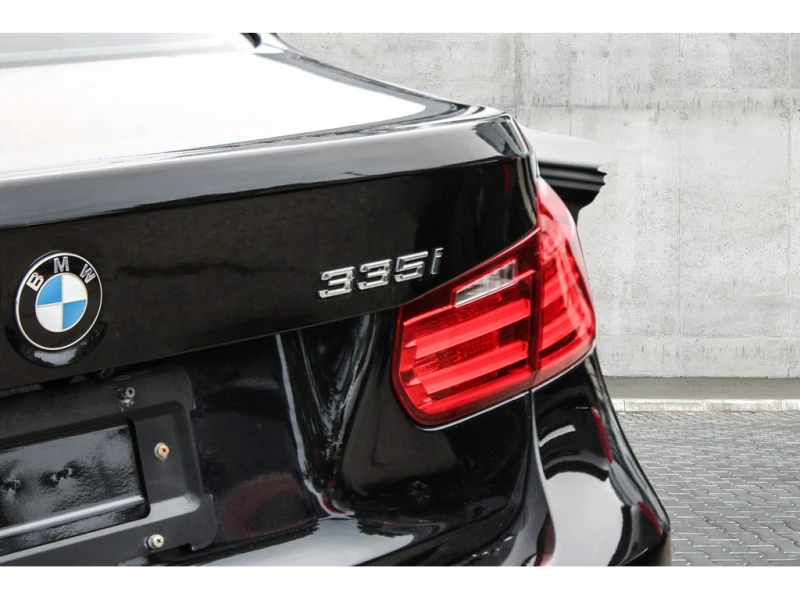 BMW 335 * 335i xDrive AWD | SiriusXM| HtdSeats| Sunroof| *, снимка 8 - Автомобили и джипове - 52995147