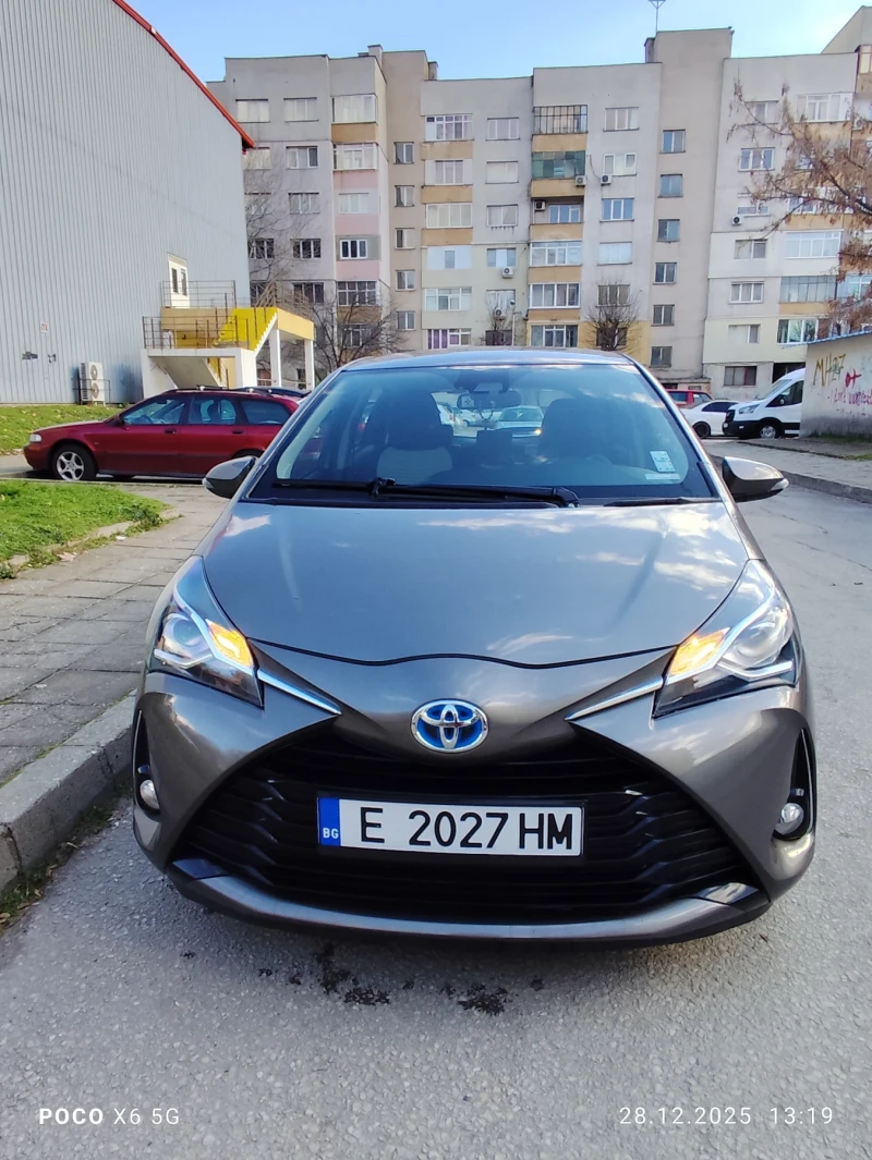 Toyota Yaris Hybrid , снимка 2 - Автомобили и джипове - 53101681