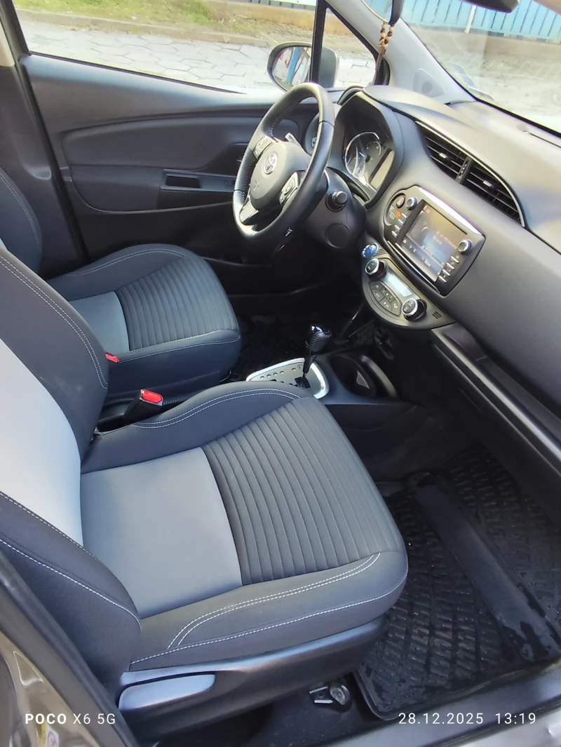 Toyota Yaris Hybrid , снимка 6 - Автомобили и джипове - 53101681