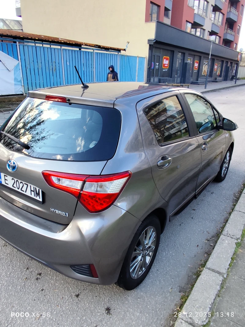Toyota Yaris Hybrid , снимка 5 - Автомобили и джипове - 53101681