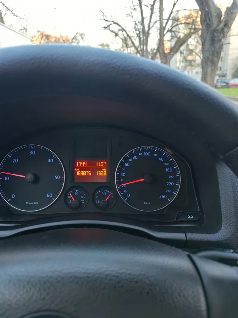 VW Golf, снимка 13 - Автомобили и джипове - 53585836