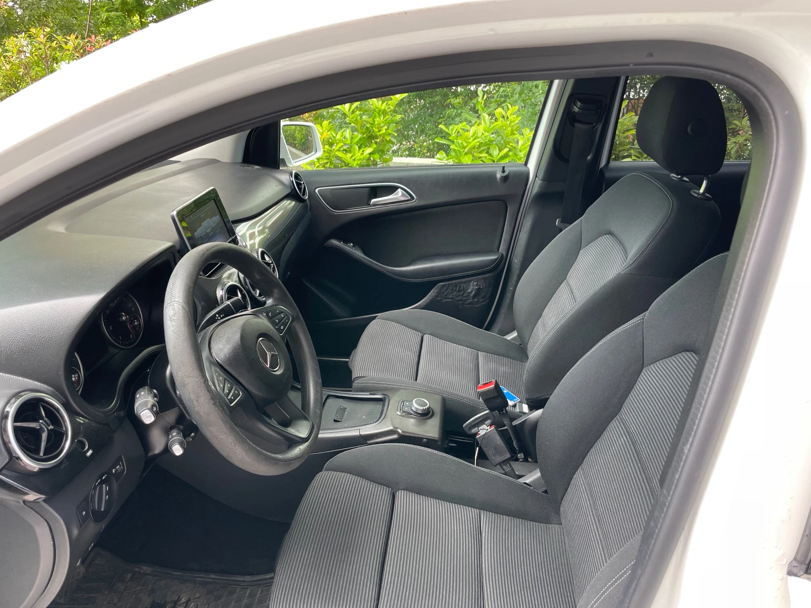 Mercedes-Benz B 220 2 2cdi 177 автомат - изображение 6