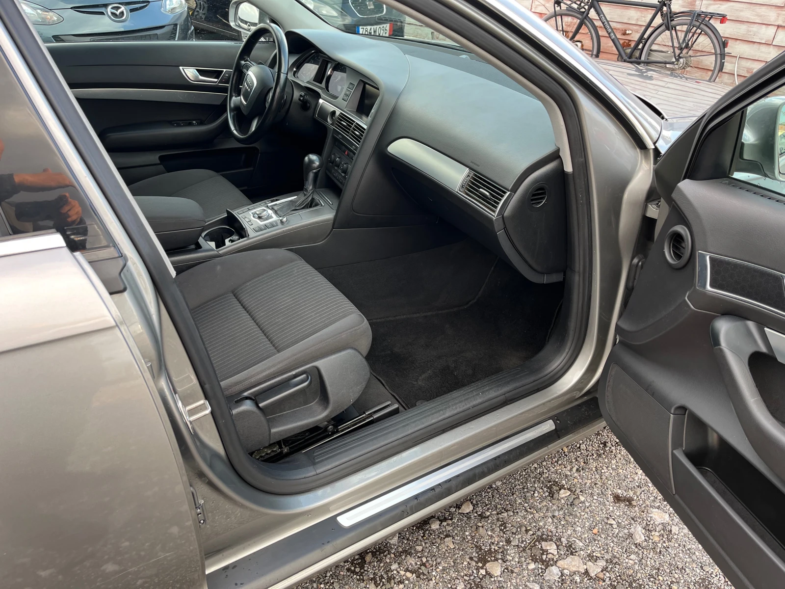 Audi A6 2.4i АВТОМАТ - изображение 9