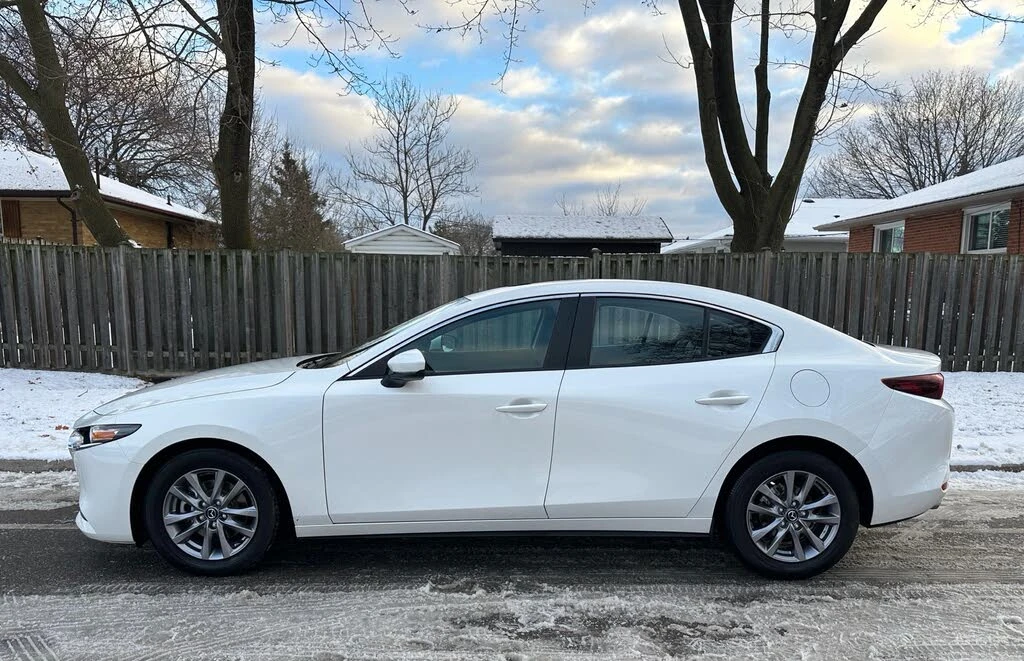 Mazda 3 GS* Sedan* AWD* АвтоКредит* (ЦЕНА ДО БГ)  - изображение 2