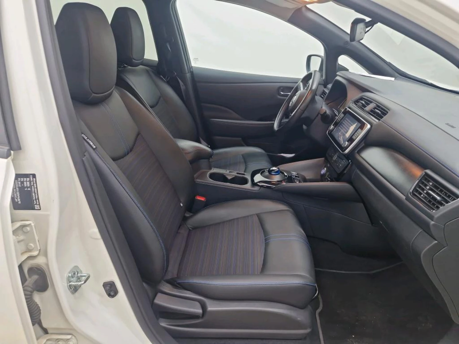 Nissan Leaf  Business, снимка 5 - Автомобили и джипове - 53973940