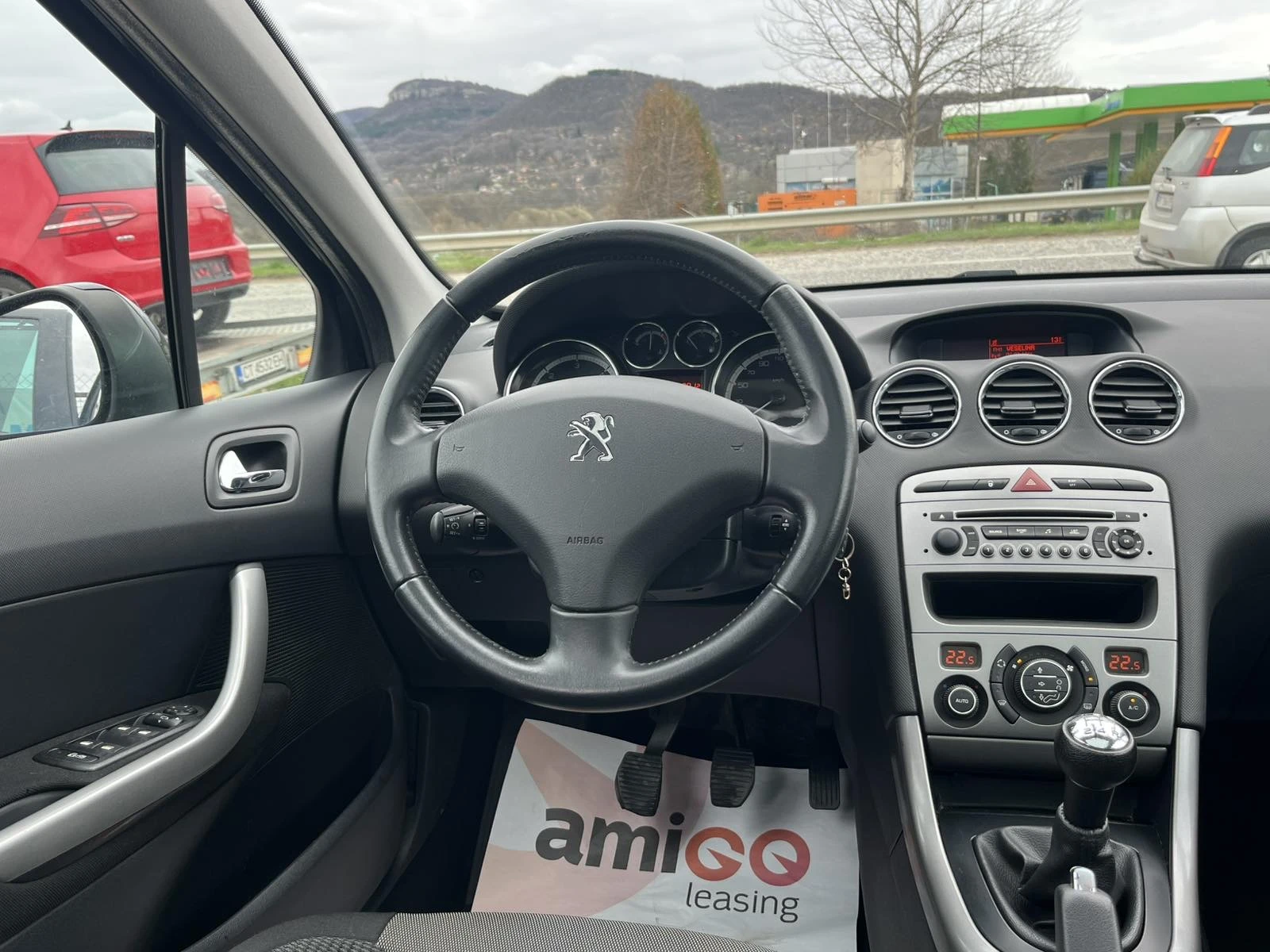 Peugeot 308 SW 1.6HDI 92кс 7 МЕСТА КЛИМАТРОНИК АВТОПИЛОТ, снимка 12 - Автомобили и джипове - 54032834