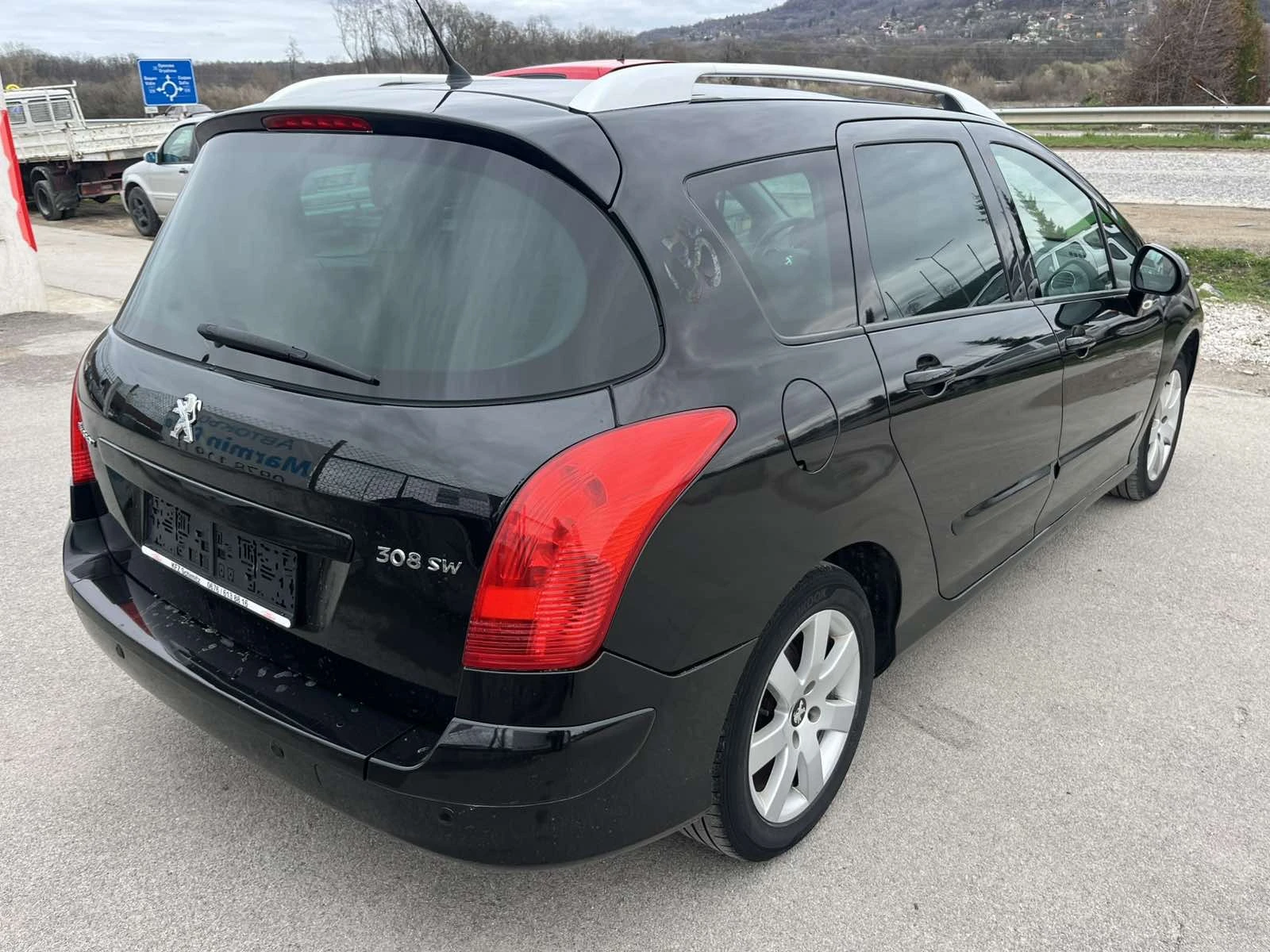 Peugeot 308 SW 1.6HDI 92кс 7 МЕСТА КЛИМАТРОНИК АВТОПИЛОТ, снимка 4 - Автомобили и джипове - 54032834