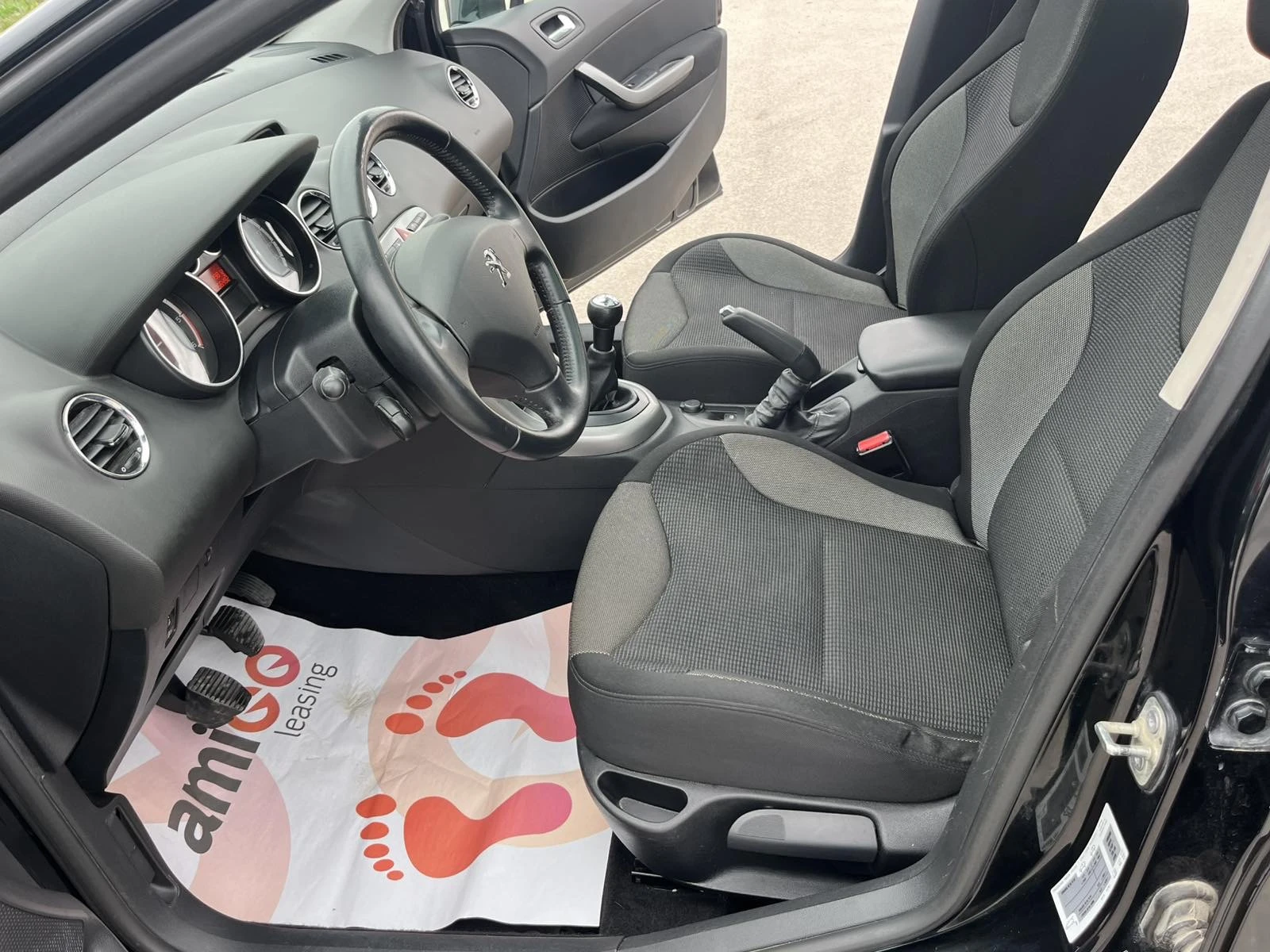 Peugeot 308 SW 1.6HDI 92кс 7 МЕСТА КЛИМАТРОНИК АВТОПИЛОТ, снимка 8 - Автомобили и джипове - 54032834