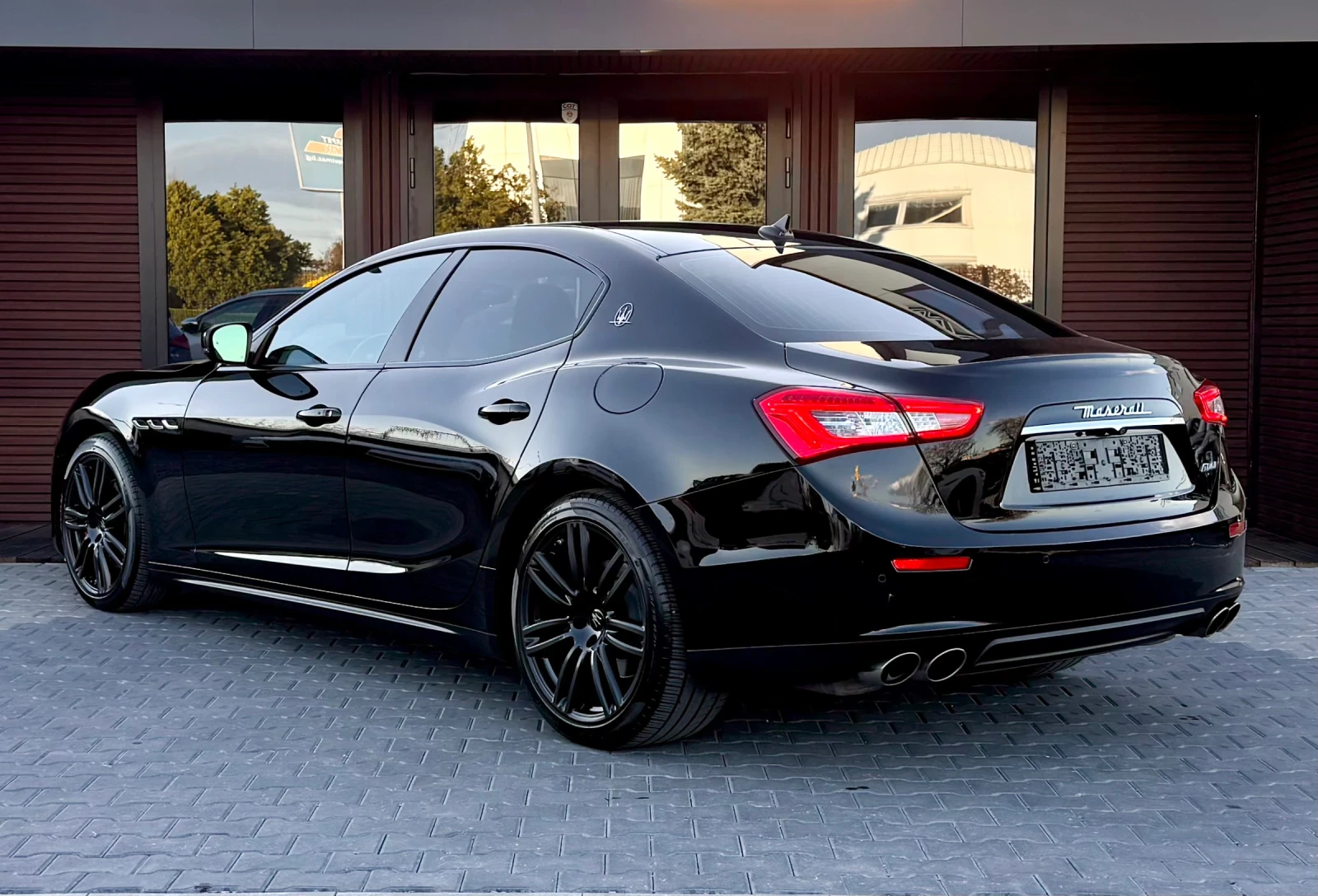 Maserati Ghibli One of 450* Камера* Подгрев* Лизинг, снимка 4 - Автомобили и джипове - 54188455