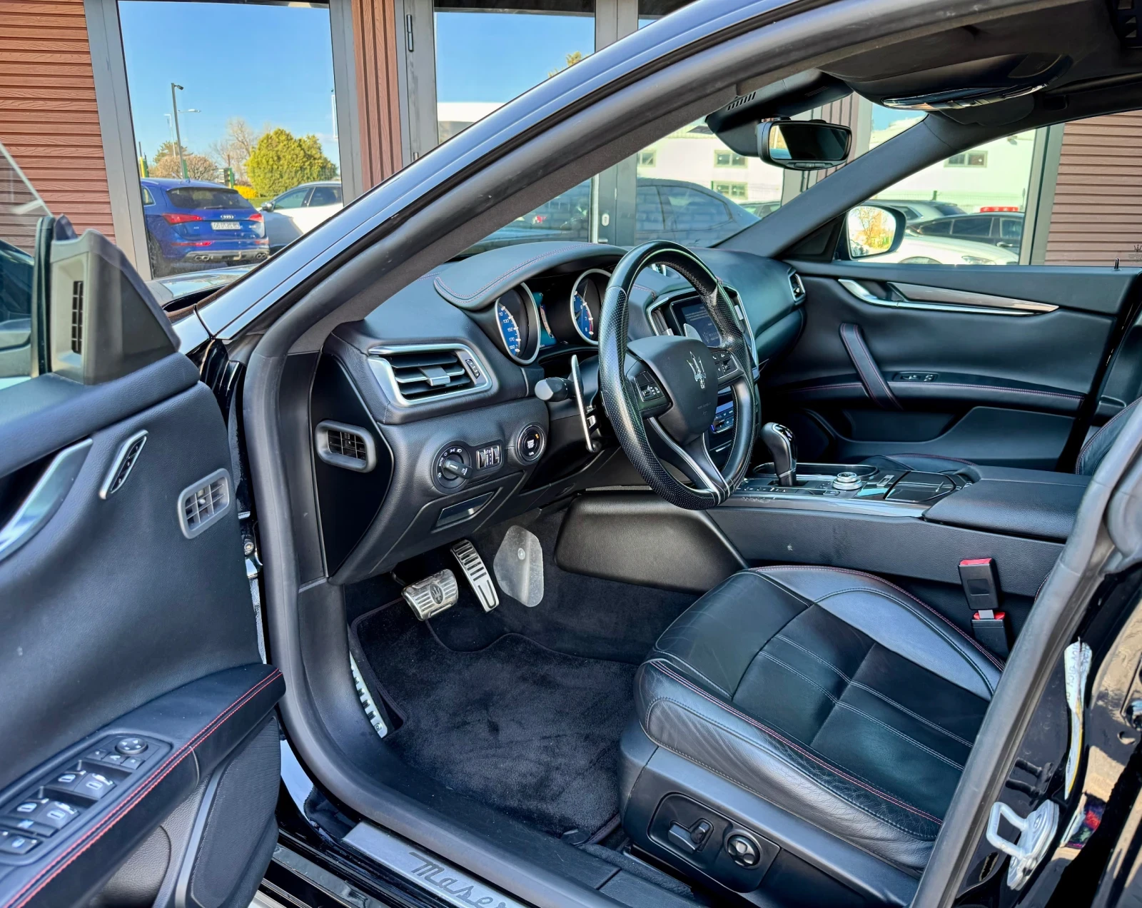 Maserati Ghibli One of 450* Камера* Подгрев* Лизинг, снимка 7 - Автомобили и джипове - 54188455