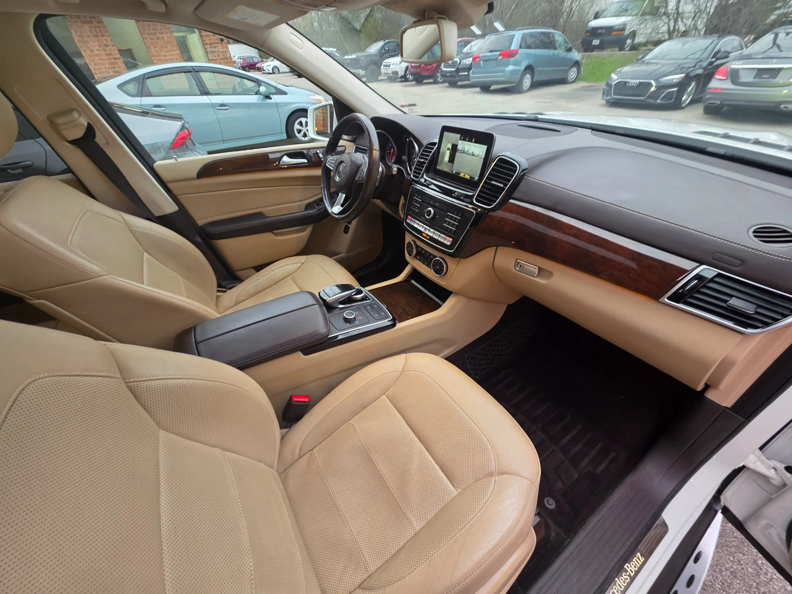 Mercedes-Benz GLS 450, снимка 15 - Автомобили и джипове - 54205266