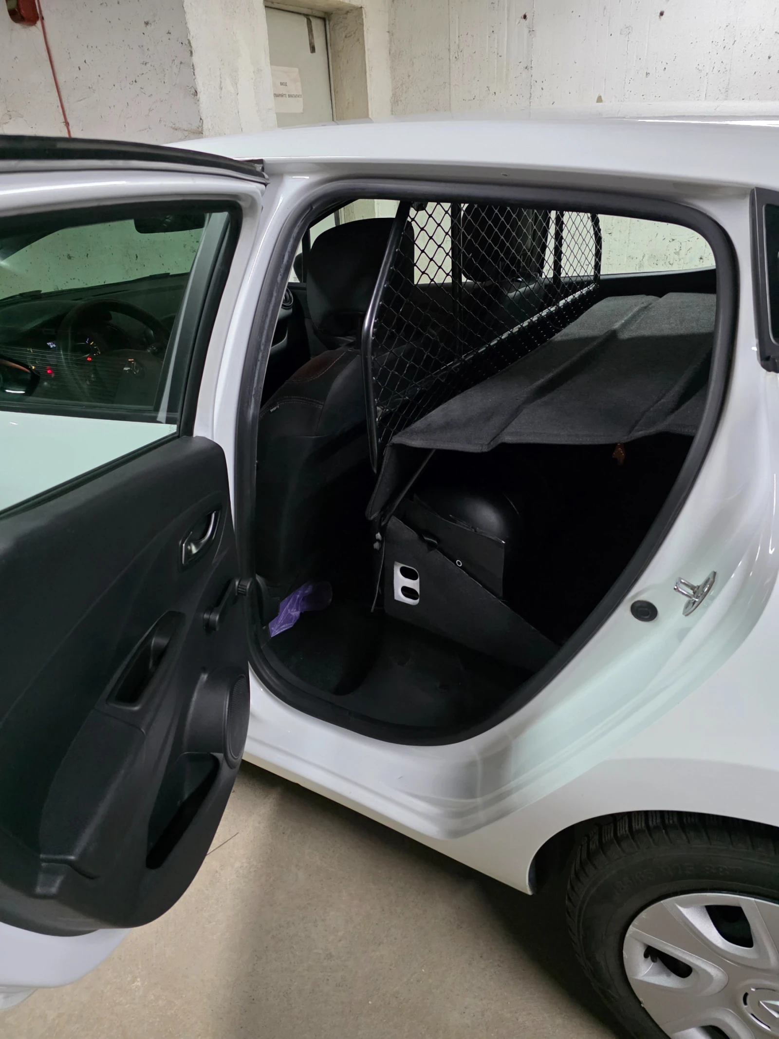 Renault Clio IV, снимка 9 - Автомобили и джипове - 54329312