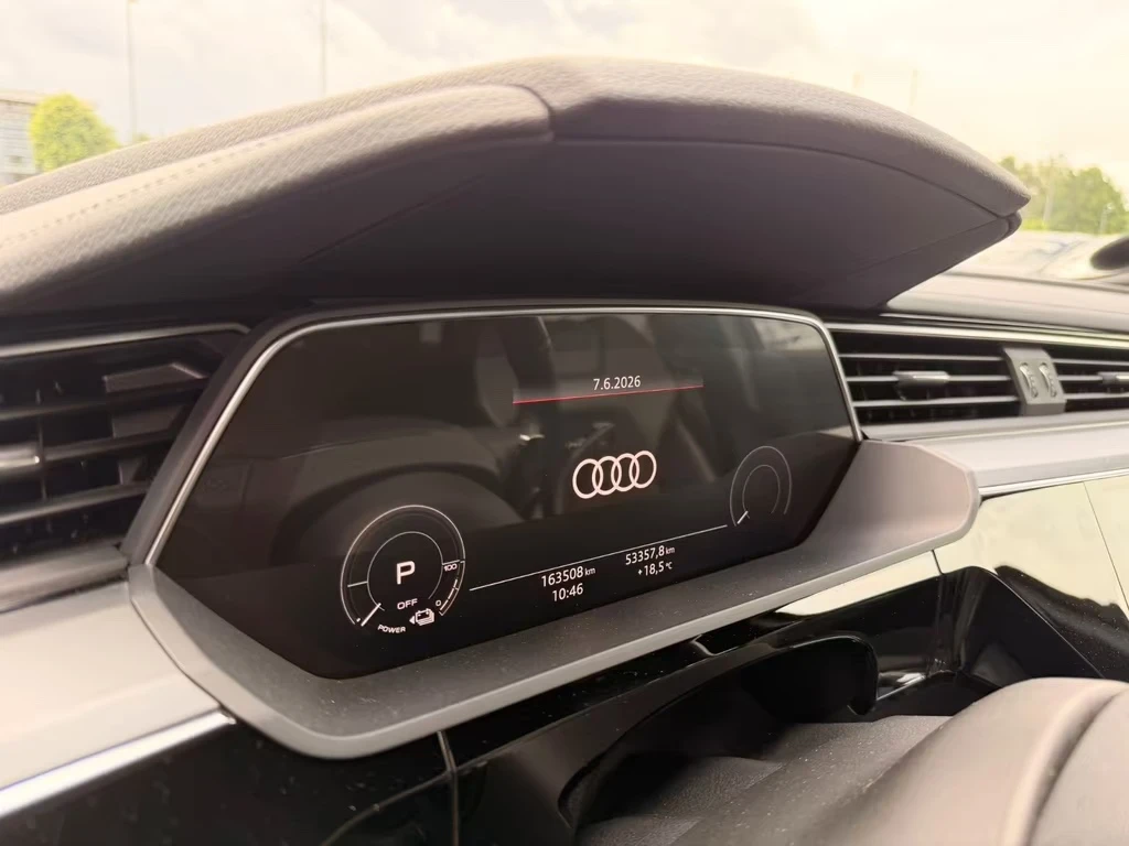Audi E-Tron 55 quattro advanced 95kWh 408ps DK, снимка 9 - Автомобили и джипове - 54835420