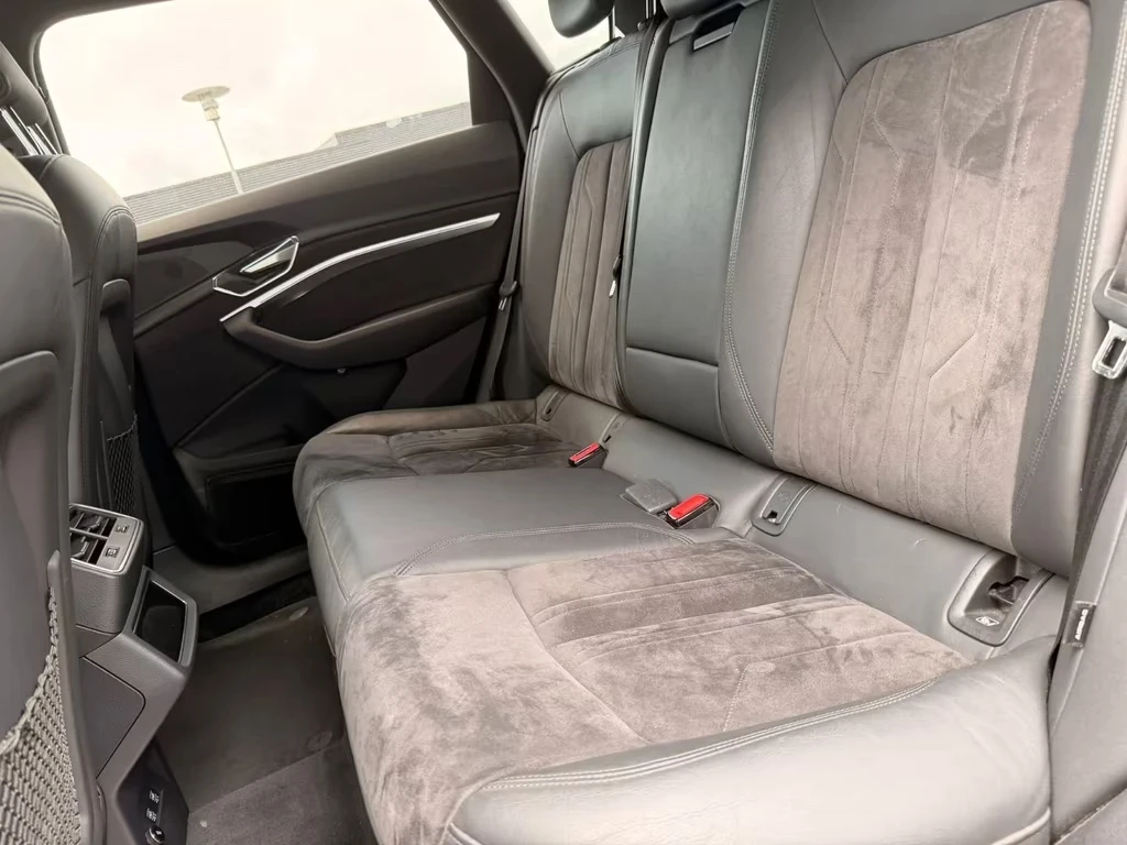 Audi E-Tron 55 quattro advanced 95kWh 408ps DK, снимка 17 - Автомобили и джипове - 54835420