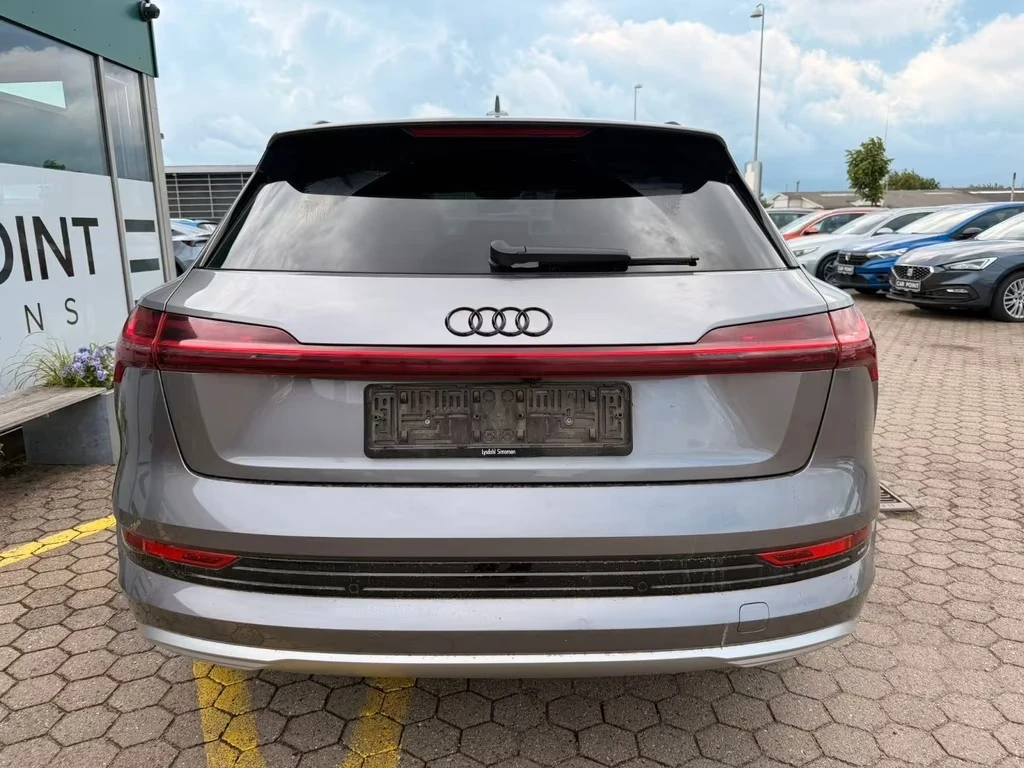 Audi E-Tron 55 quattro advanced 95kWh 408ps DK, снимка 4 - Автомобили и джипове - 54835420