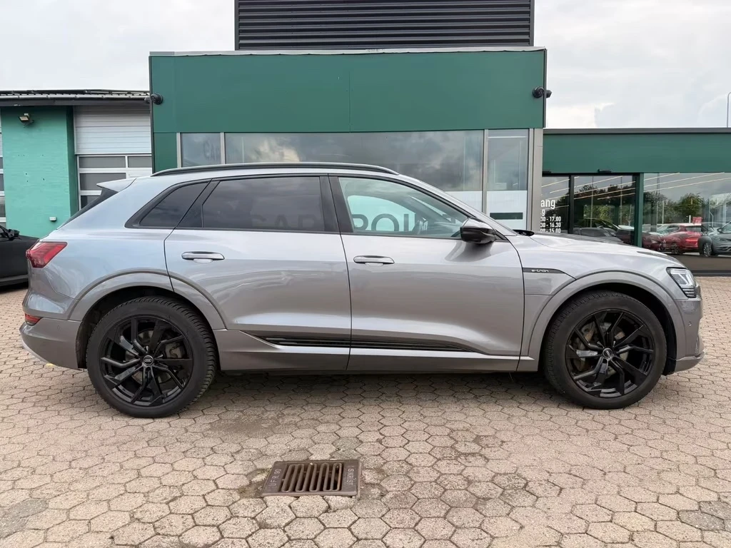 Audi E-Tron 55 quattro advanced 95kWh 408ps DK, снимка 6 - Автомобили и джипове - 54835420